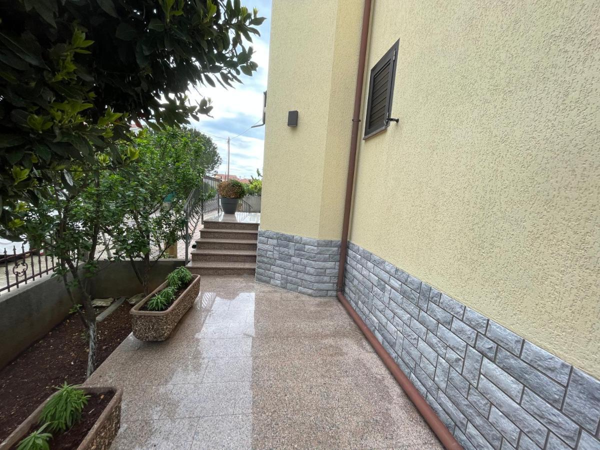 Holiday Apartments Sonne โรวีน ภายนอก รูปภาพ