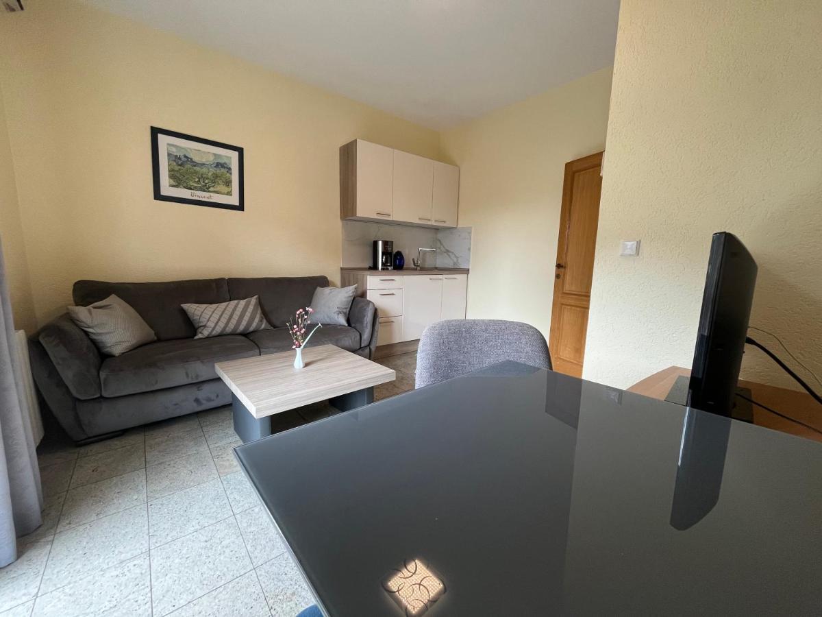 Holiday Apartments Sonne โรวีน ภายนอก รูปภาพ