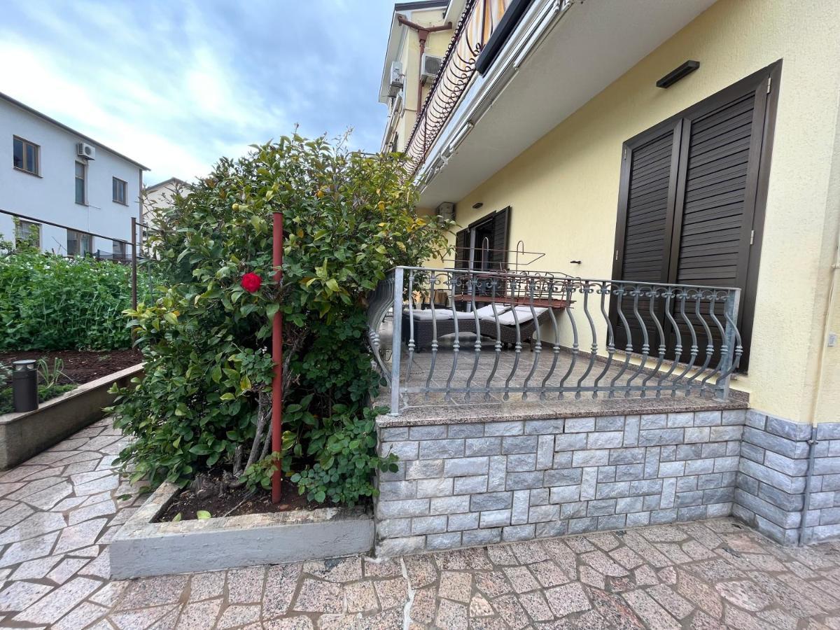 Holiday Apartments Sonne โรวีน ภายนอก รูปภาพ