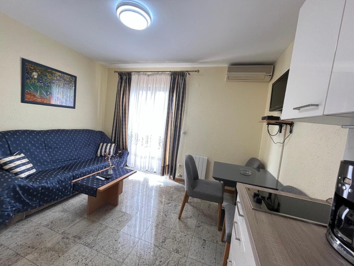 Holiday Apartments Sonne โรวีน ภายนอก รูปภาพ